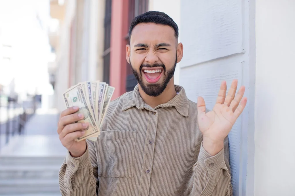 Happy Freelancer Making Money Online in Pakistan
